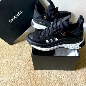 CHANEL Sneakers Authentic